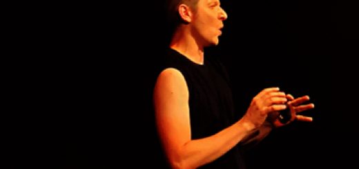 מוזיקה ודעת - נוצץ ומסוכן בברודווי בישראל