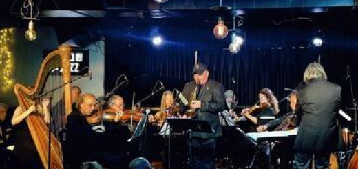 מופע מיוחד של רוברט אנציפולובסקי ותזמורת כלי קשת של מרק וולוך - מחווה לפרנק סינטרה ונט קינג קול בישראל